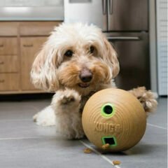 Kong Bamboo Feeder Top Köpekler için Ödül Maması Dağıtma Oyuncağı Medium